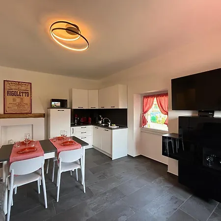 Apartment Rigoletto, Garden, Air Comnditioning - Larihome A69 Dongo