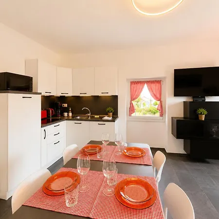 Casa Rigoletto - Larihome A69 Dongo