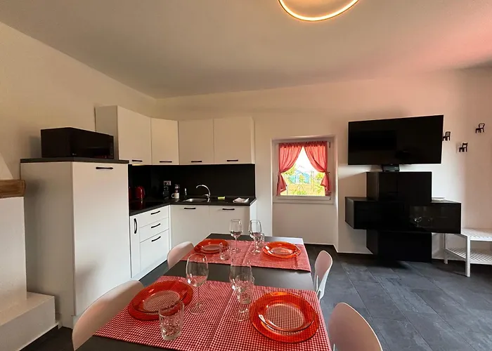 Appartamento Rigoletto, Garden, Air Comnditioning - Larihome A69 Dongo