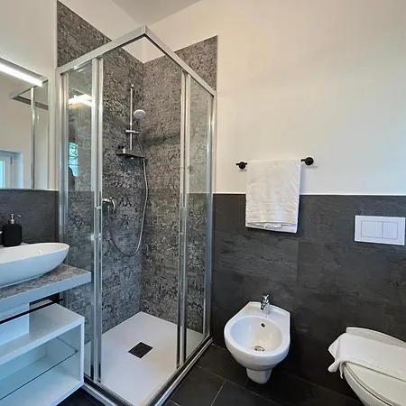 Rigoletto, Garden, Air Comnditioning - Larihome A69 دونغو